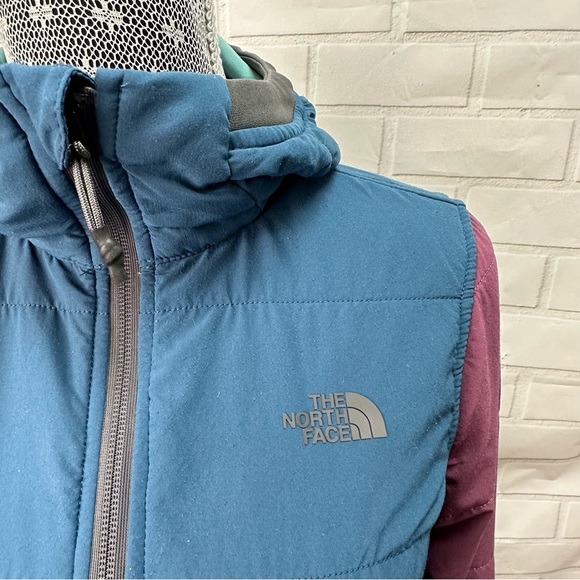 The North Face ColorBlock Jacket - Picture 8 of 12